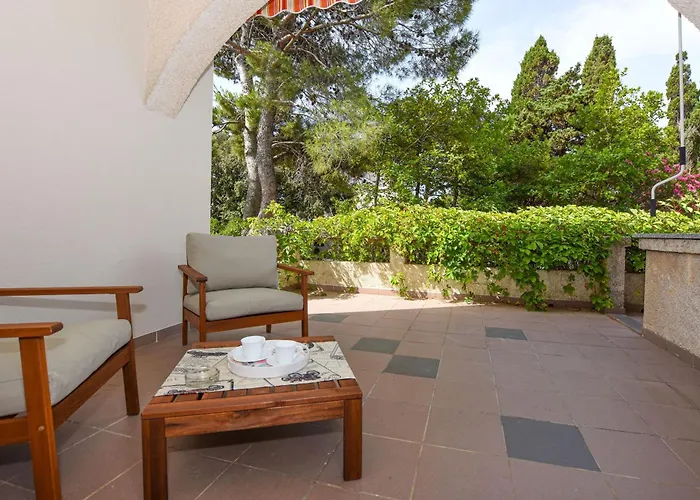 Oleandra Apartment *