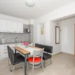 Oleandra Apartman Mandre