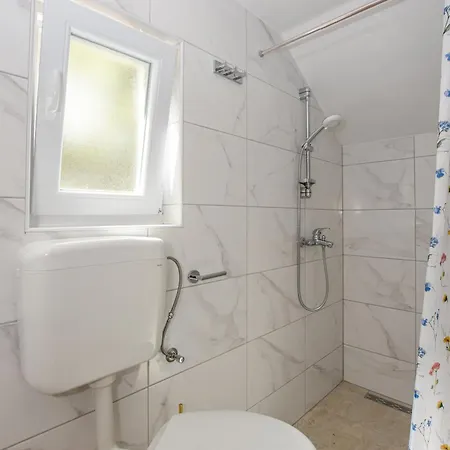 Oleandra דירה מאנדרה
